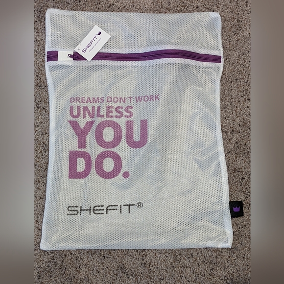 SHEFIT - Leggings w/ Pocket, Scrunchie and Mesh Laundry Bag - Picture 7 of 7
